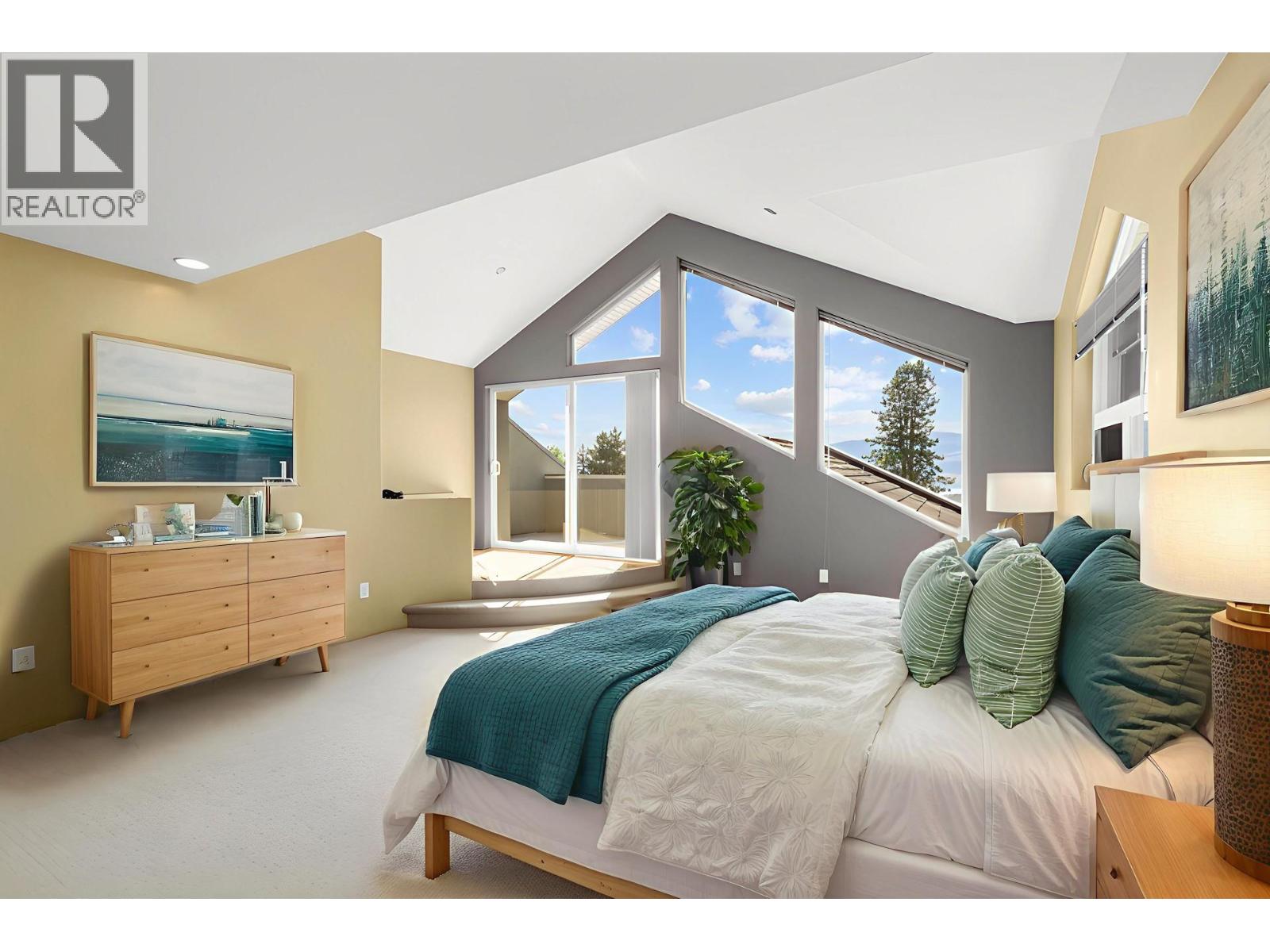  2111 Lillooet Crescent, Kelowna