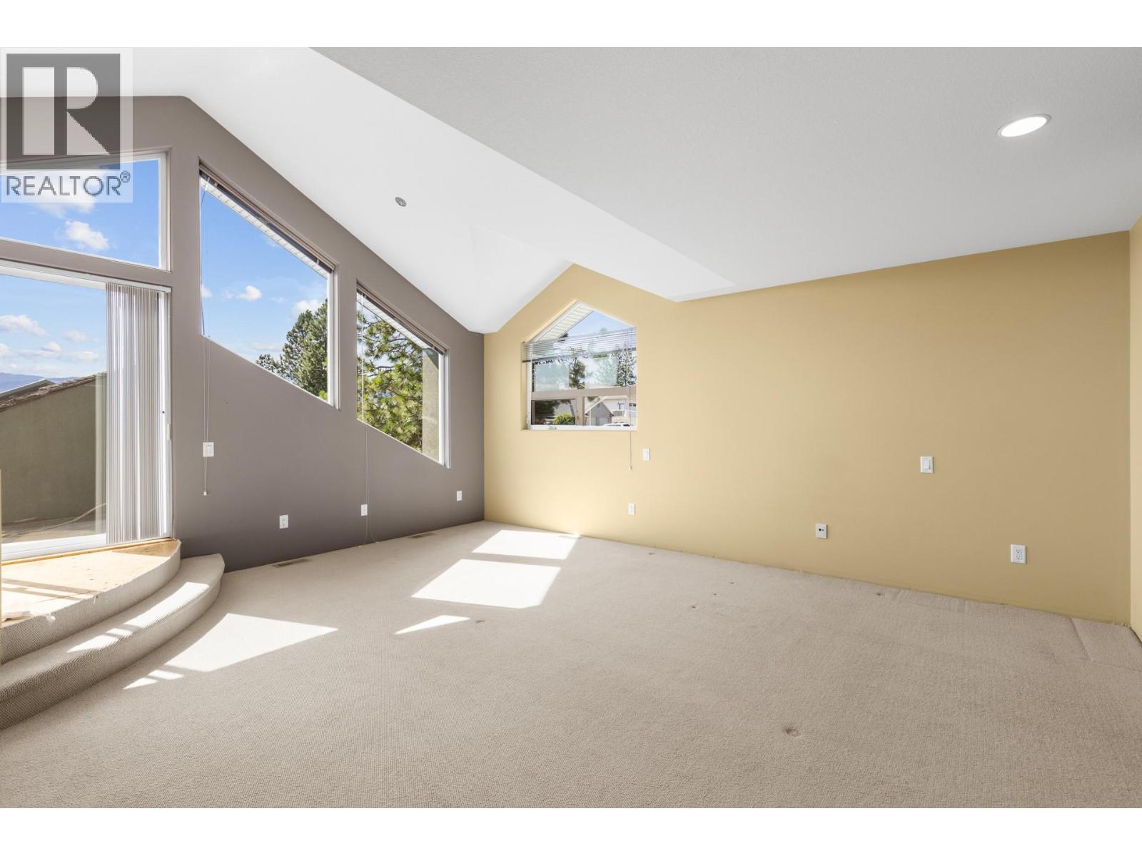  2111 Lillooet Crescent, Kelowna