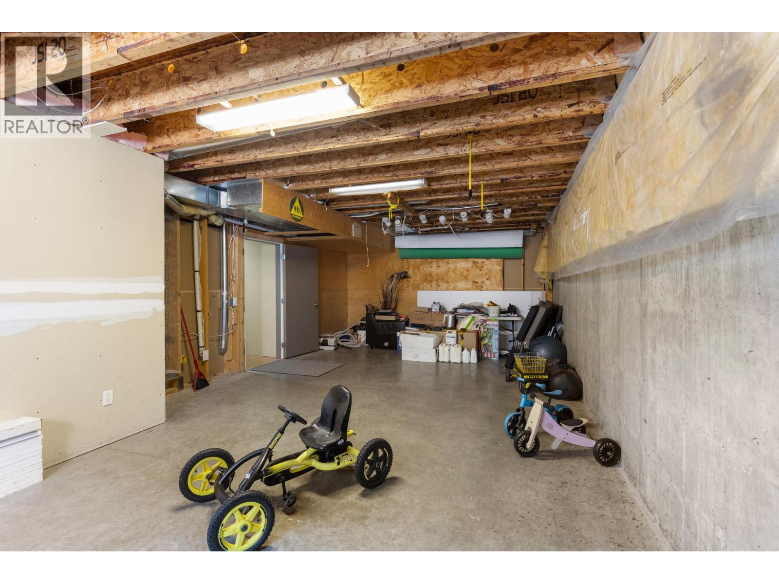  2111 Lillooet Crescent, Kelowna