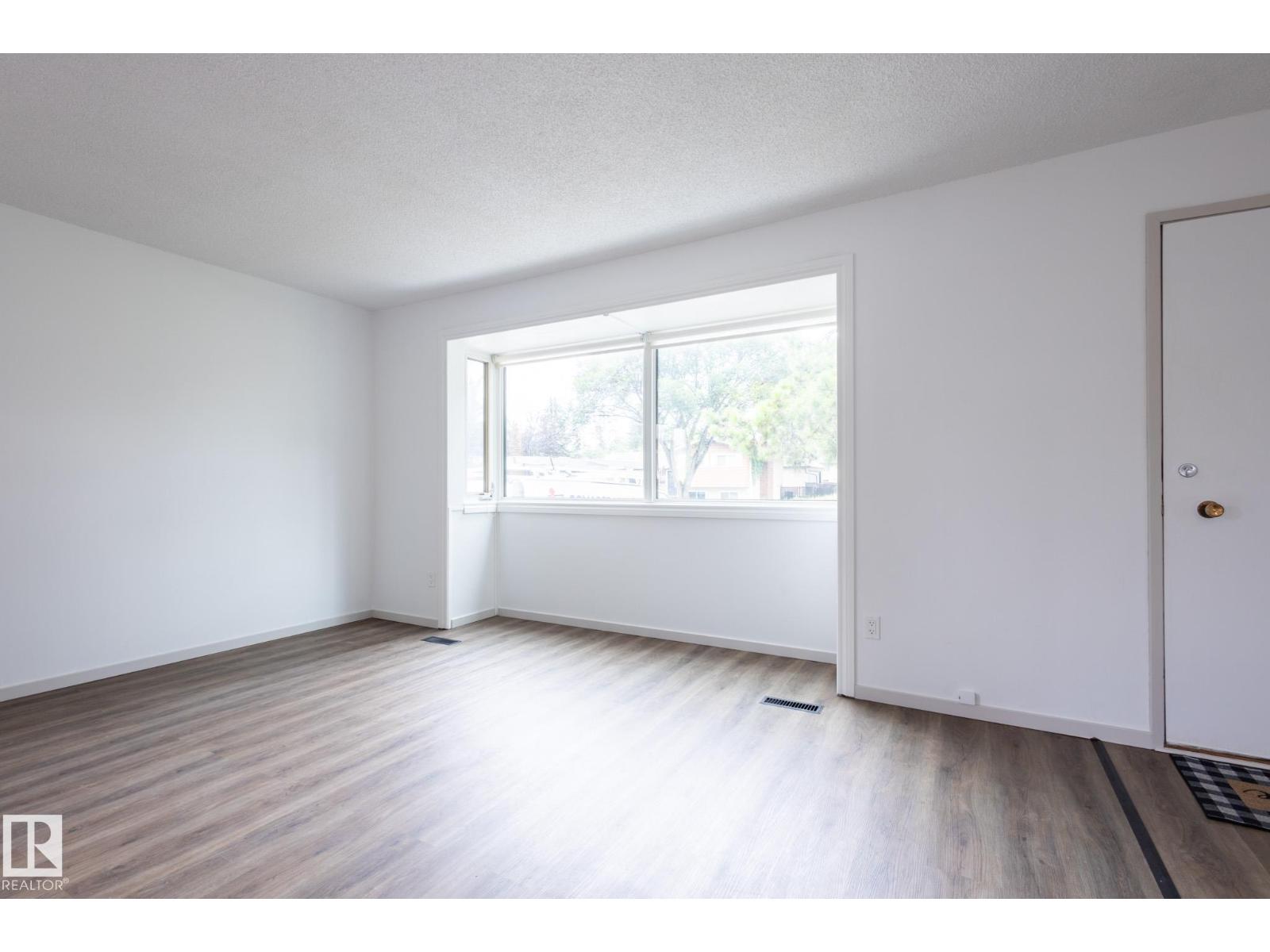 Photo 48 of 75 Marion Dr, Sherwood Park AB