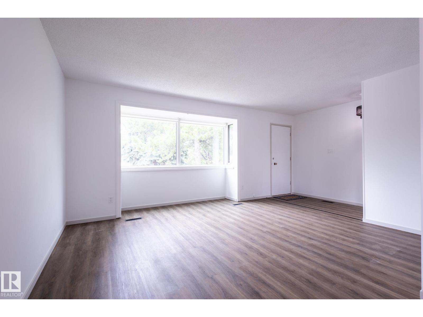 Photo 22 of 75 Marion Dr, Sherwood Park AB