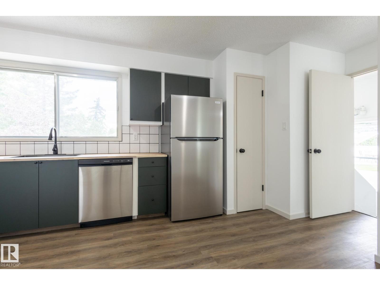 Photo 21 of 75 Marion Dr, Sherwood Park AB