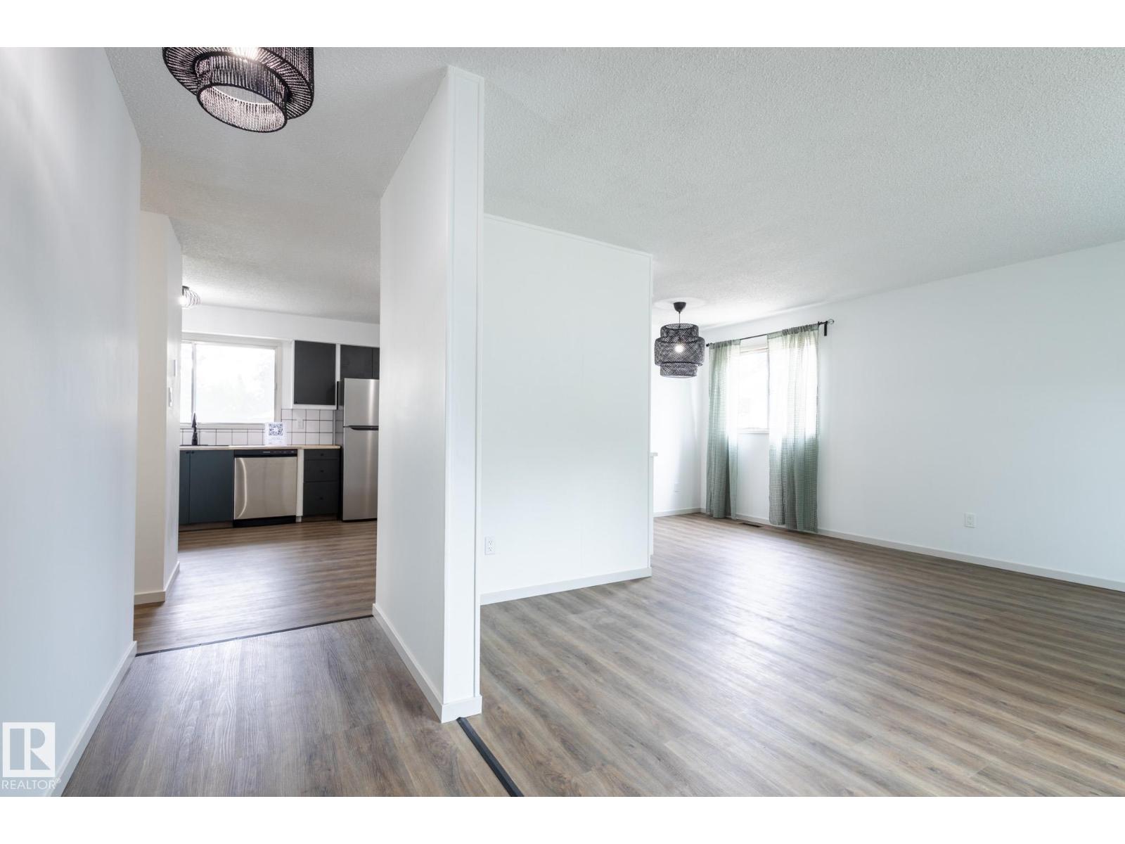 Photo 34 of 75 Marion Dr, Sherwood Park AB