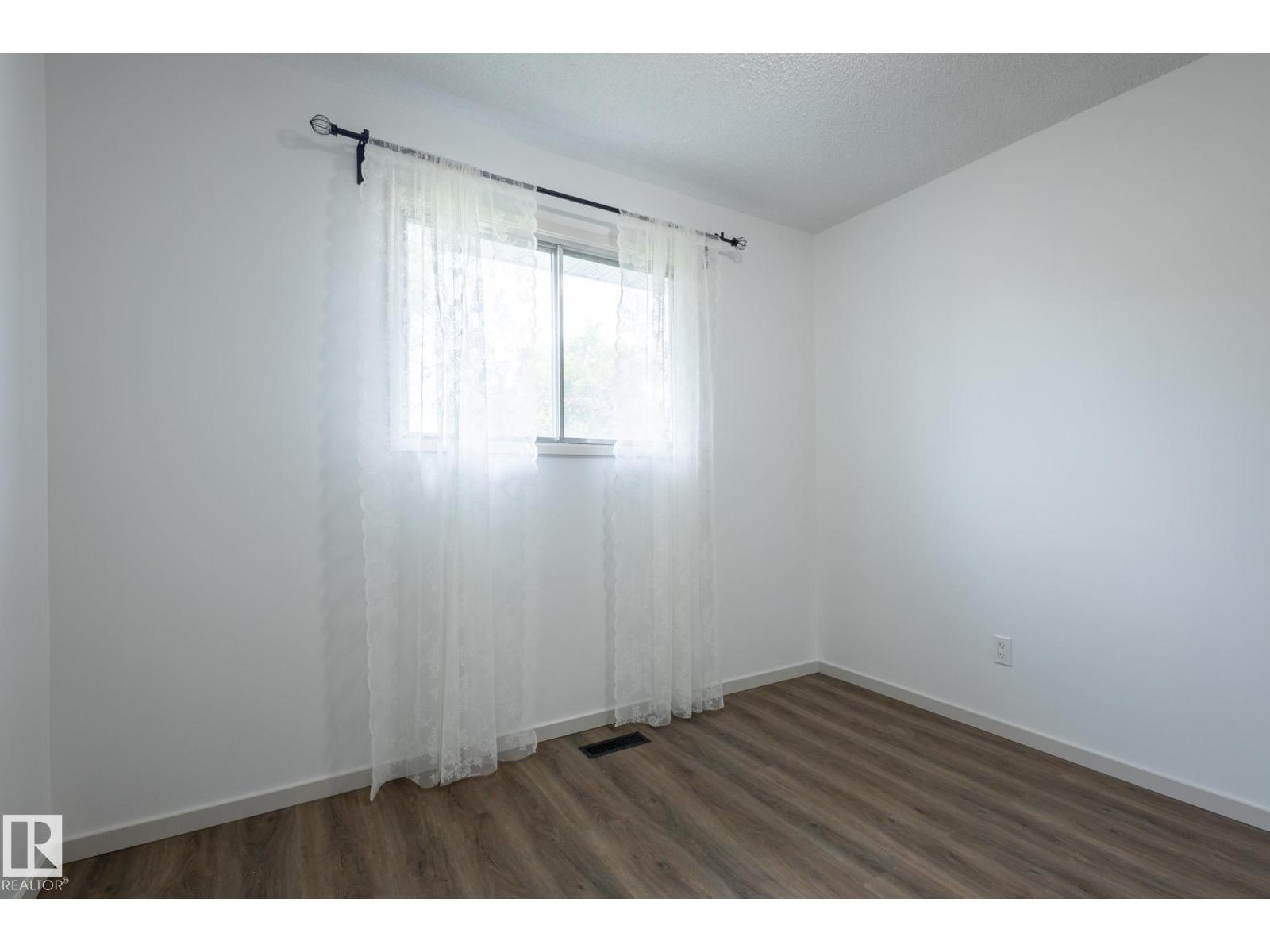 Photo 70 of 75 Marion Dr, Sherwood Park AB