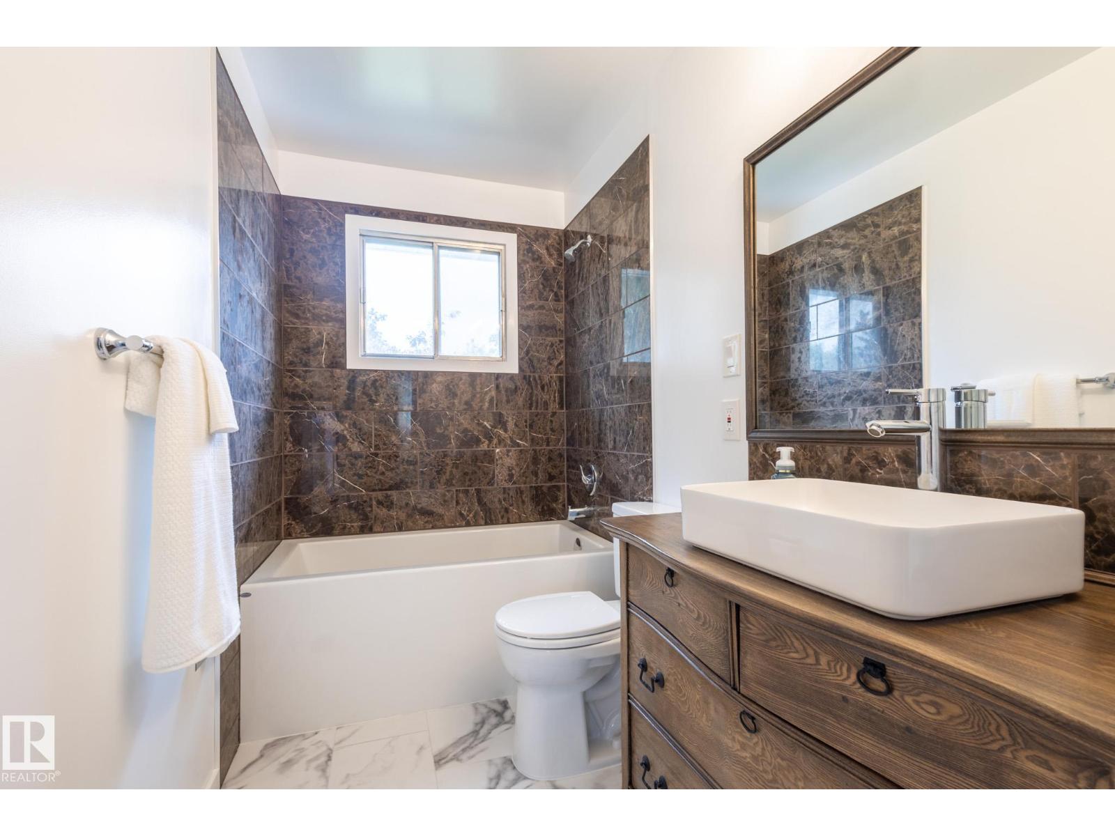 Photo 15 of 75 Marion Dr, Sherwood Park AB