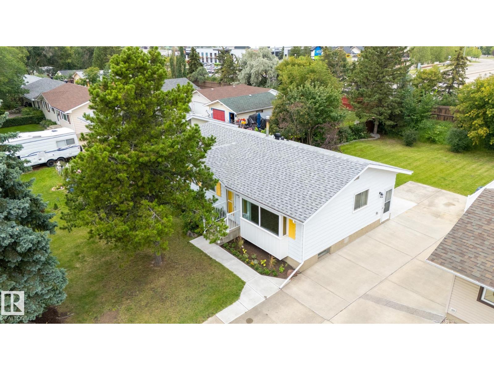 Photo 16 of 75 Marion Dr, Sherwood Park AB