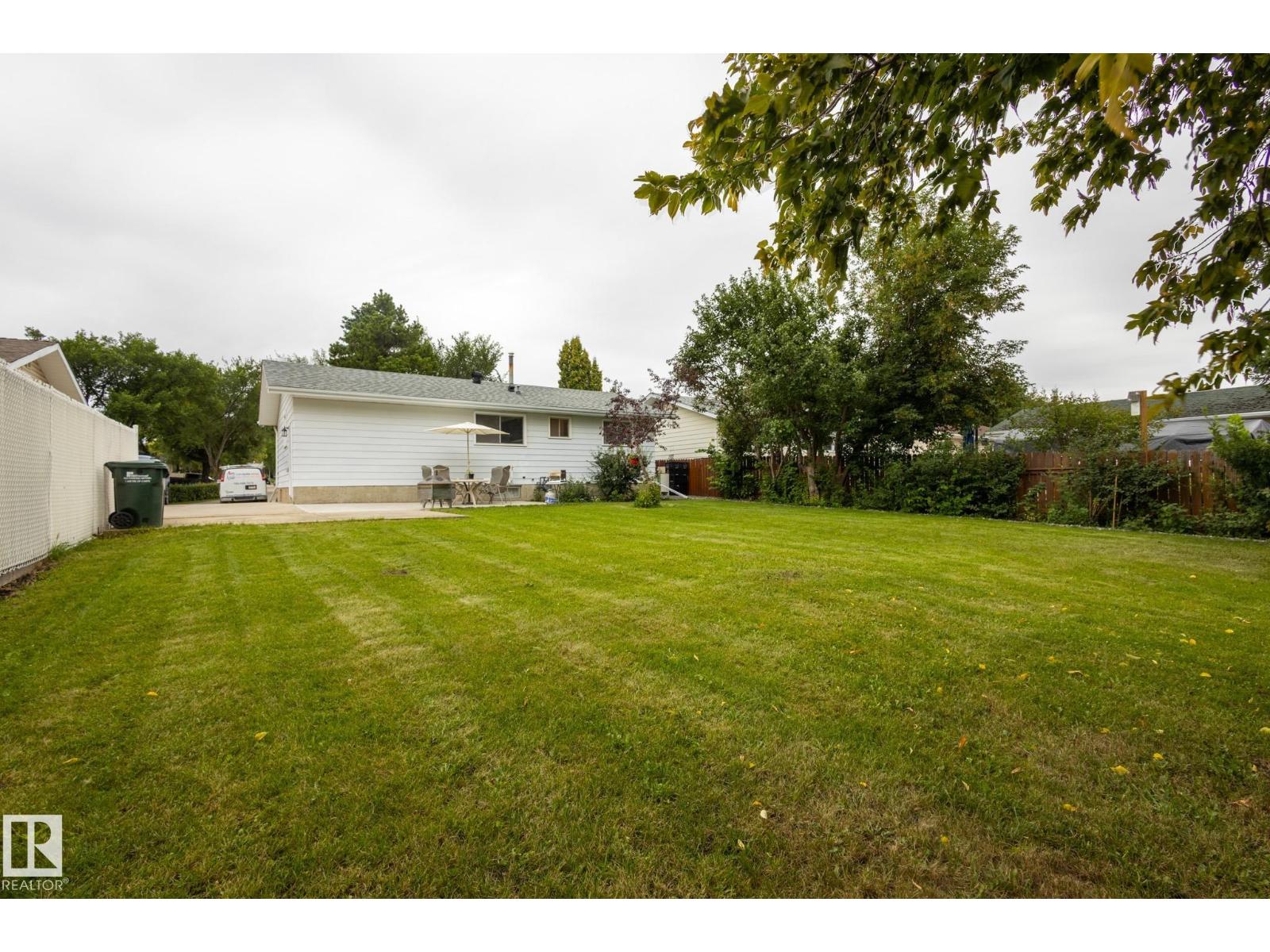 Photo 12 of 75 Marion Dr, Sherwood Park AB