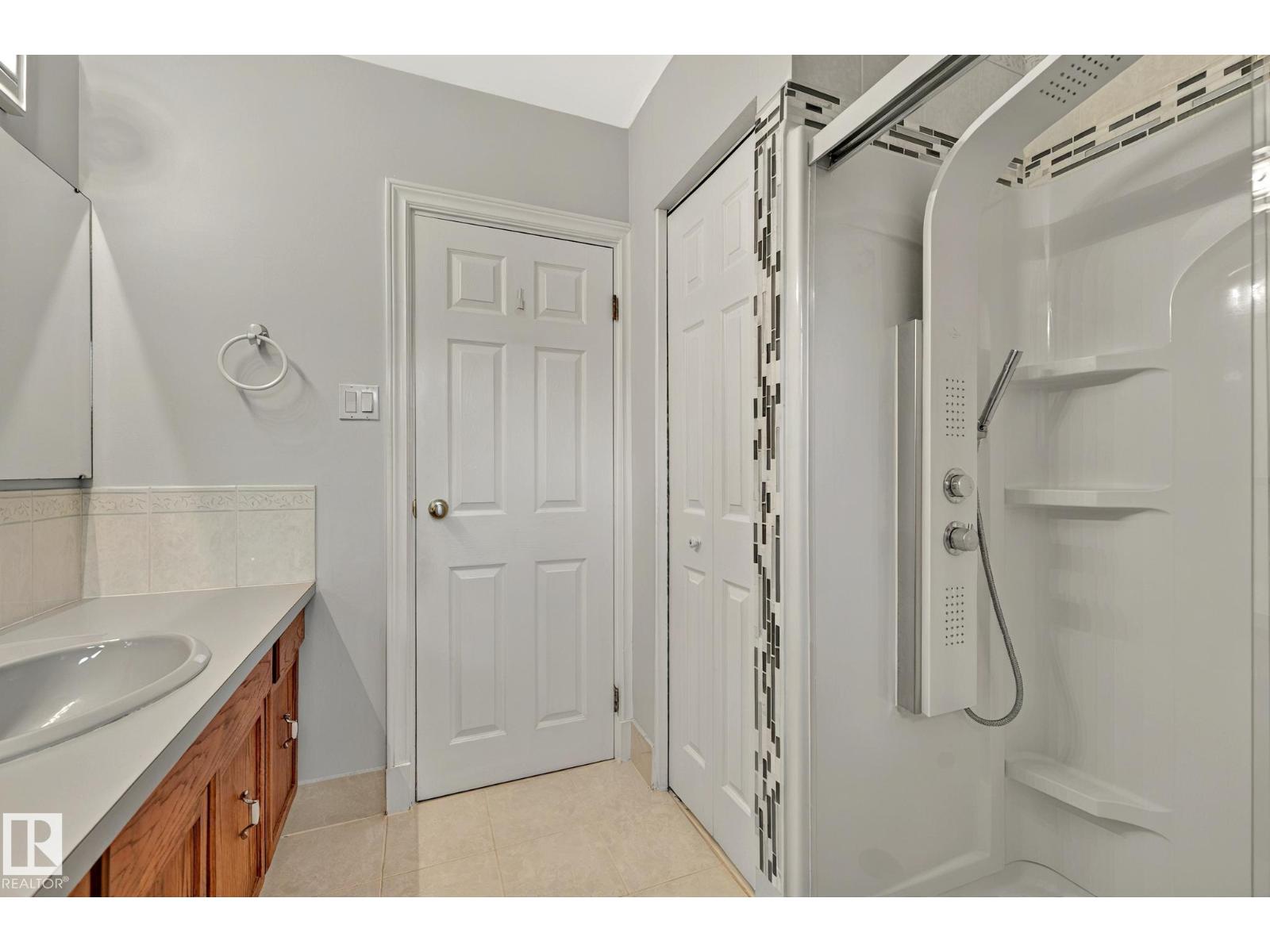 Photo 18 of 7608 143 A St Nw, Edmonton AB