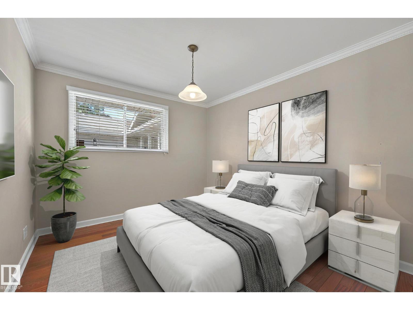Photo 19 of 7608 143 A St Nw, Edmonton AB