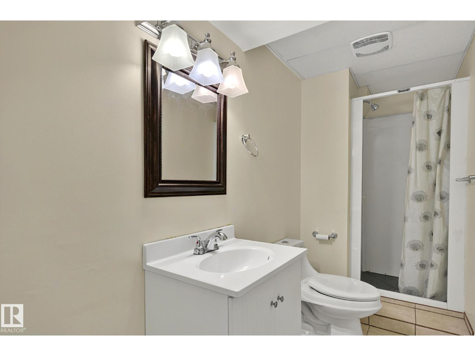 Photo 31 of 7608 143 A St Nw, Edmonton AB