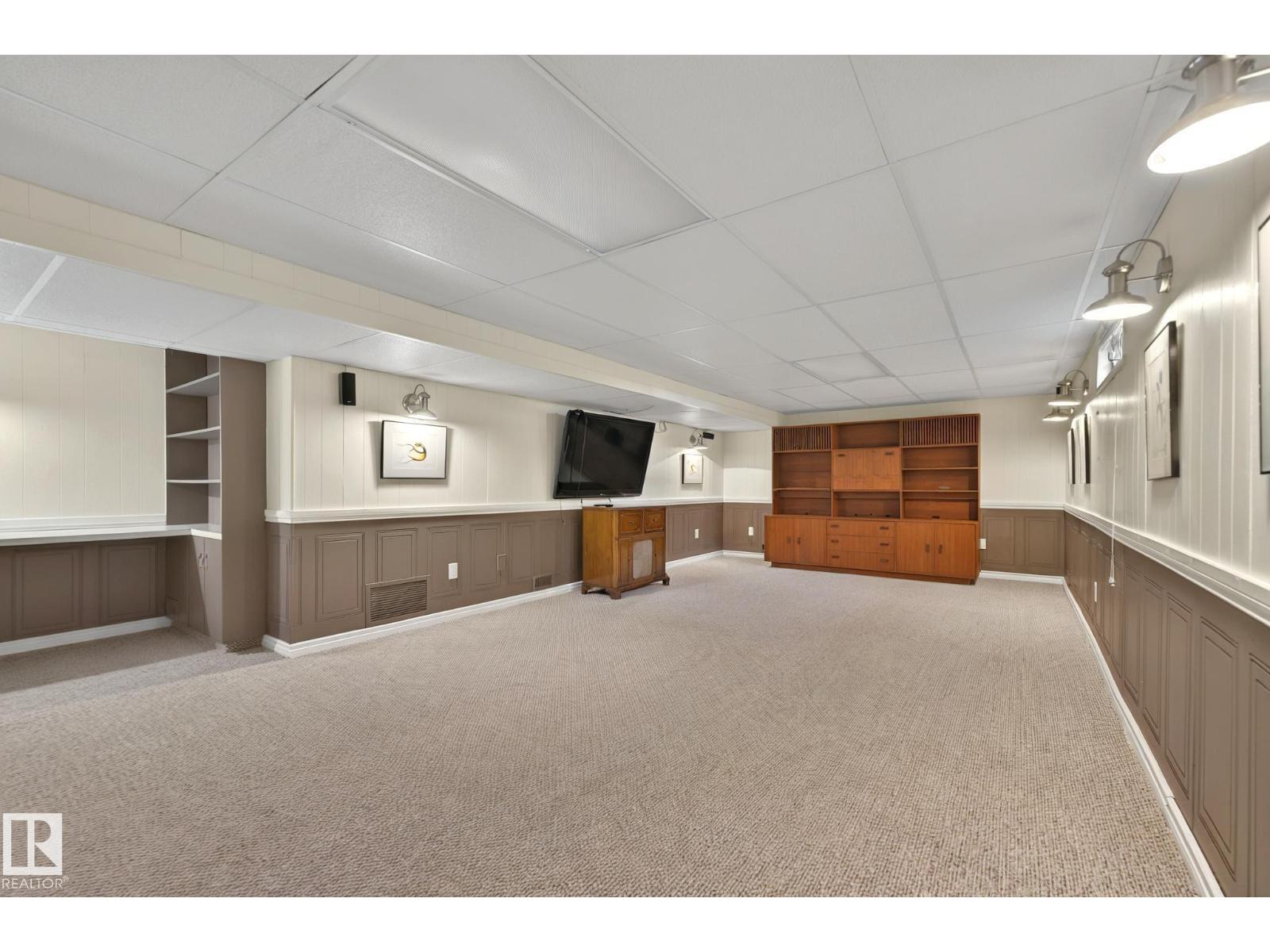 Photo 30 of 7608 143 A St Nw, Edmonton AB