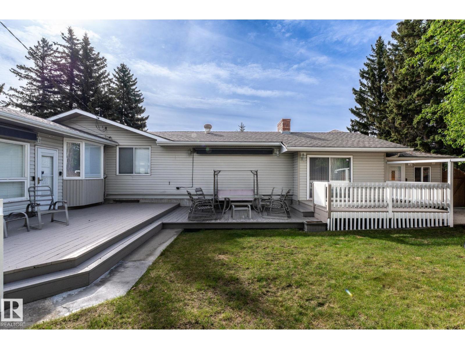 Photo 39 of 7608 143 A St Nw, Edmonton AB
