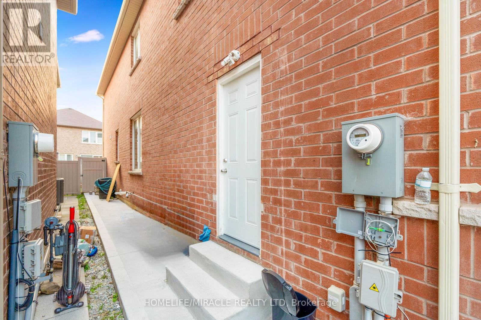 Photo 46 of 69 Mincing Trail, Brampton ON