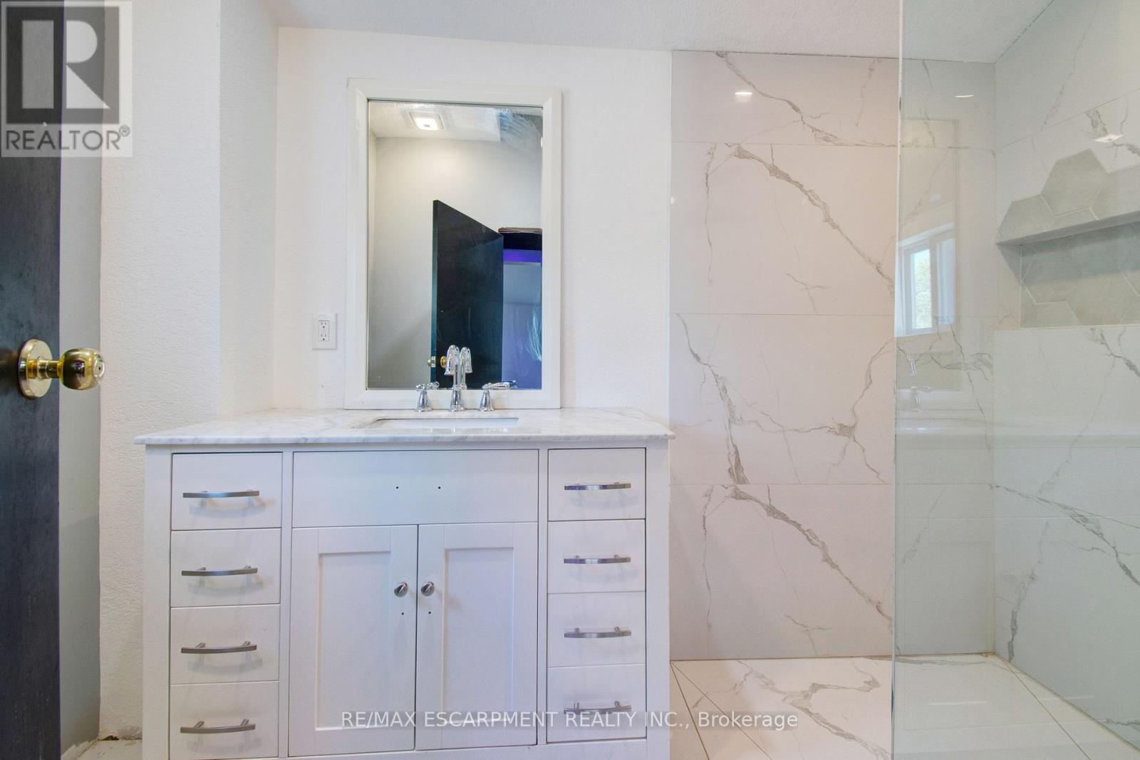 Photo 25 of 85 East 37th Street, Hamilton ON