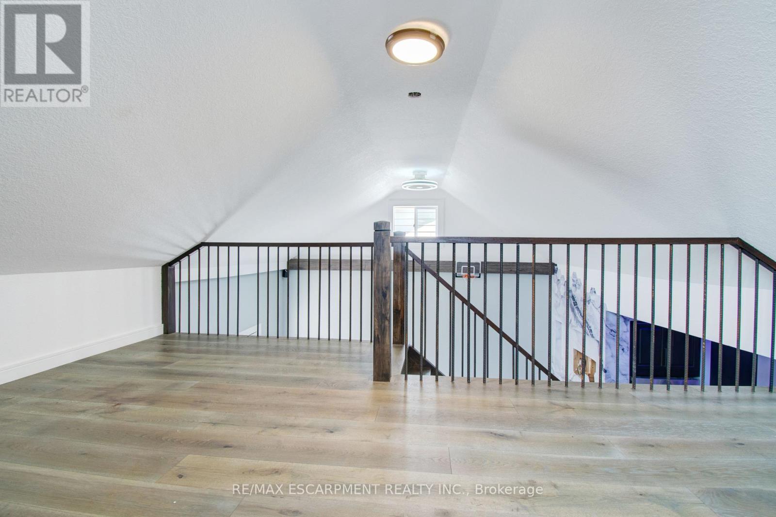 Photo 35 of 85 East 37th Street, Hamilton ON