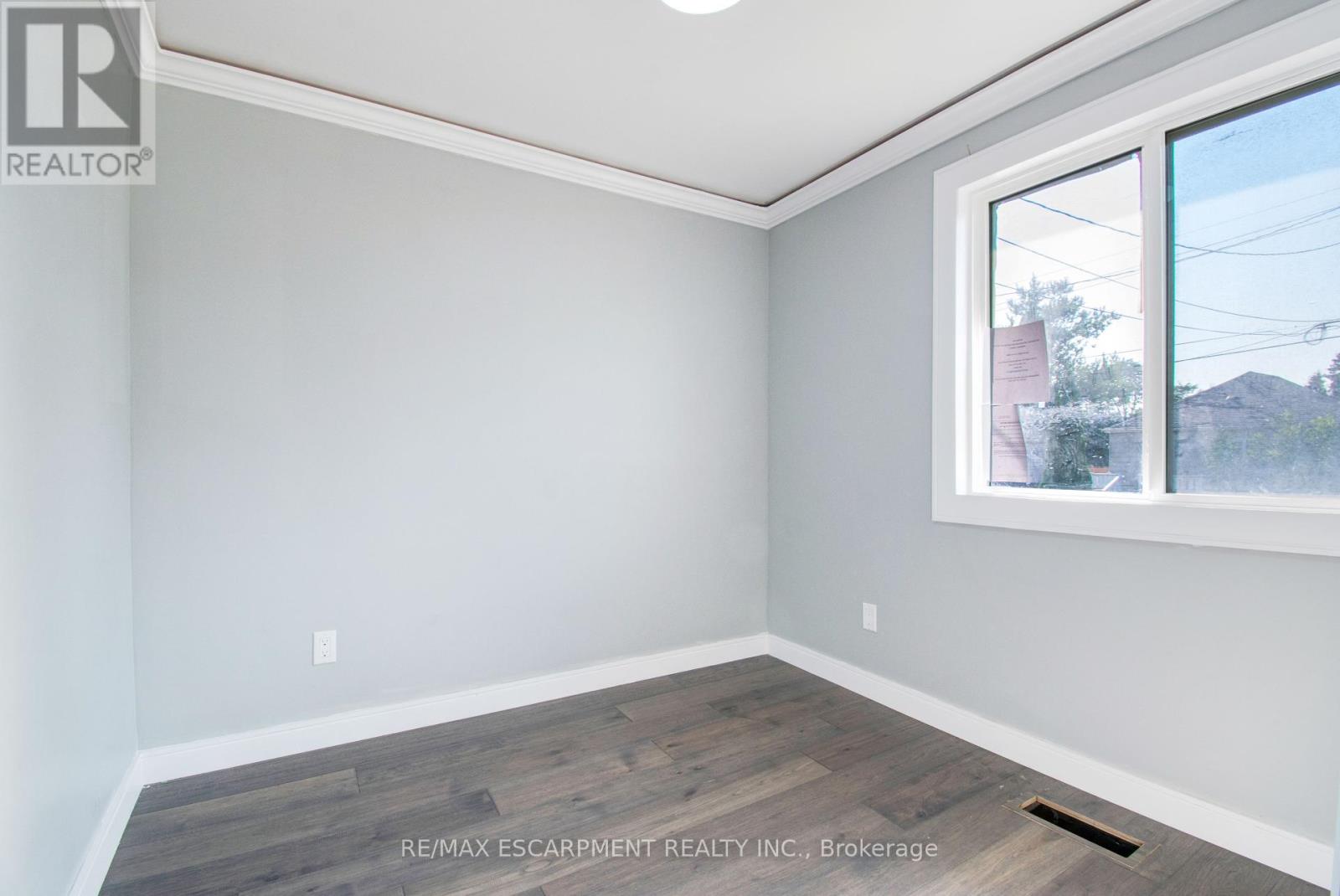 Photo 9 of 85 East 37th Street, Hamilton ON