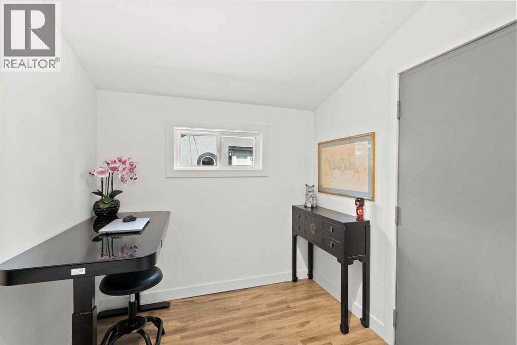 Single Family House Bungalow for Sale in   Avenue NW Sunnyside Calgary 