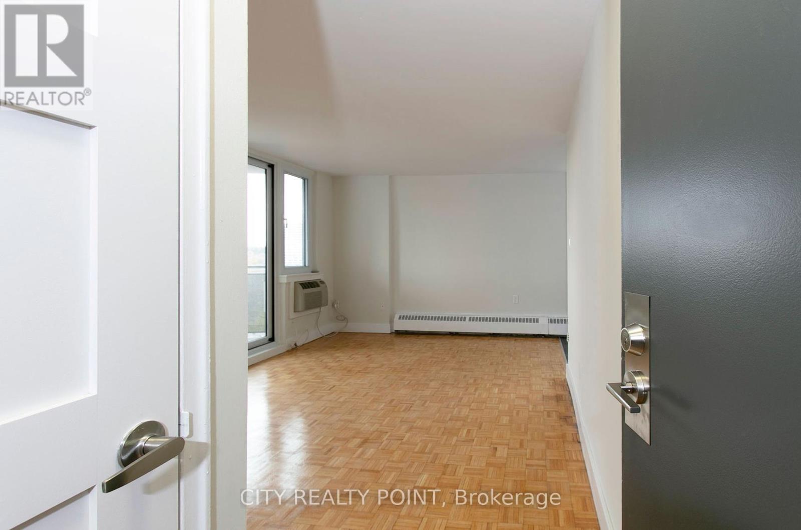 Photo 11 of 606 485 Huron Street, Toronto ON