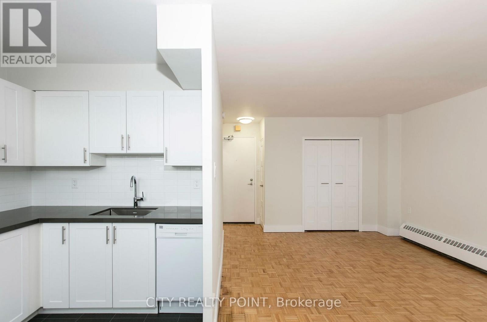 Photo 12 of 606 485 Huron Street, Toronto ON