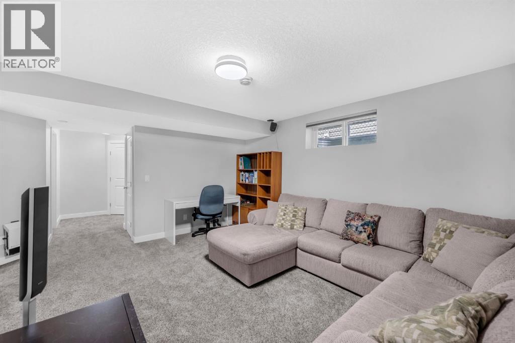 Photo 25 of 185 Evanspark Gardens Nw, Calgary AB