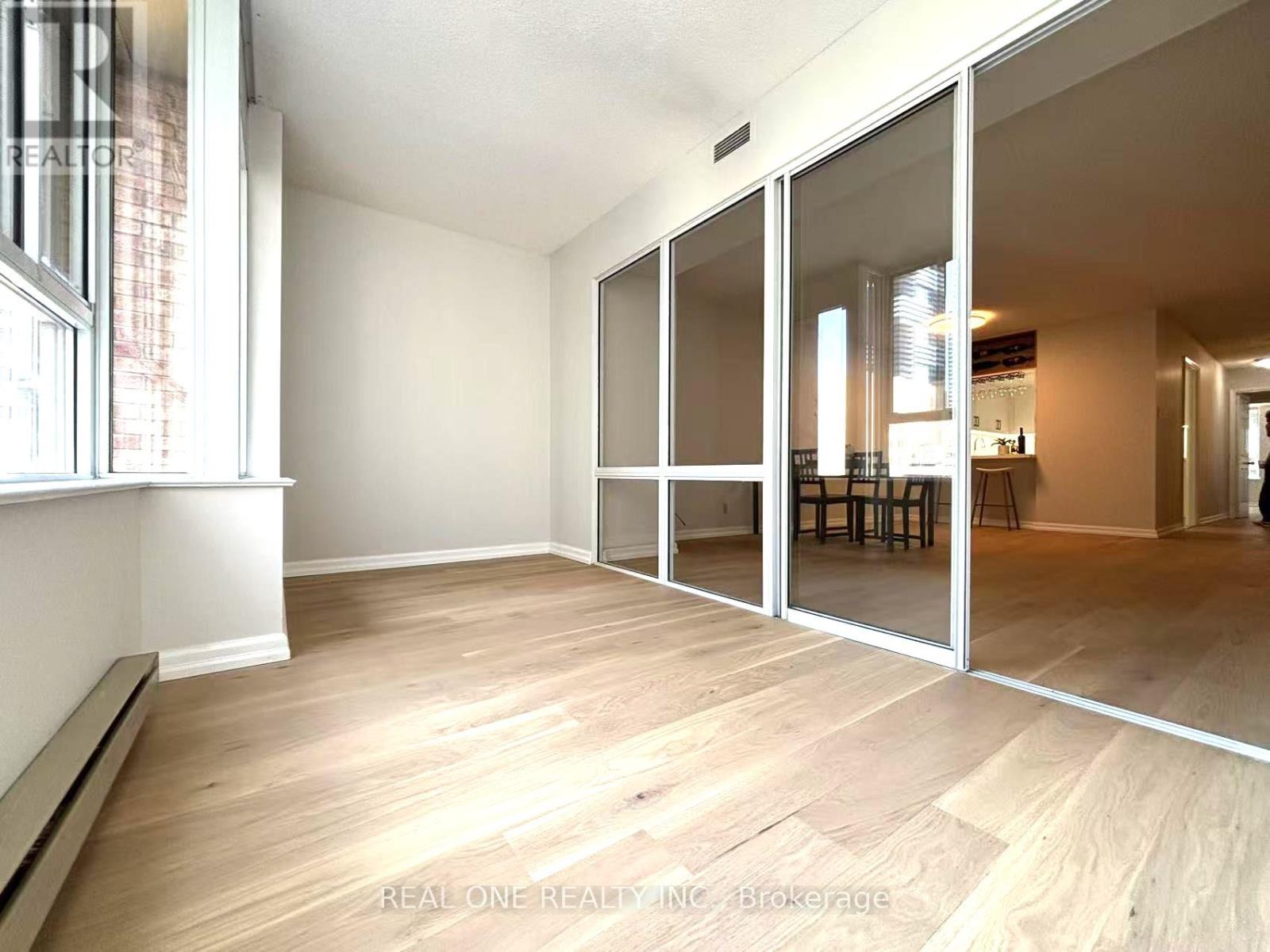 Photo 20 of 1012 711 Bay Street, Toronto ON