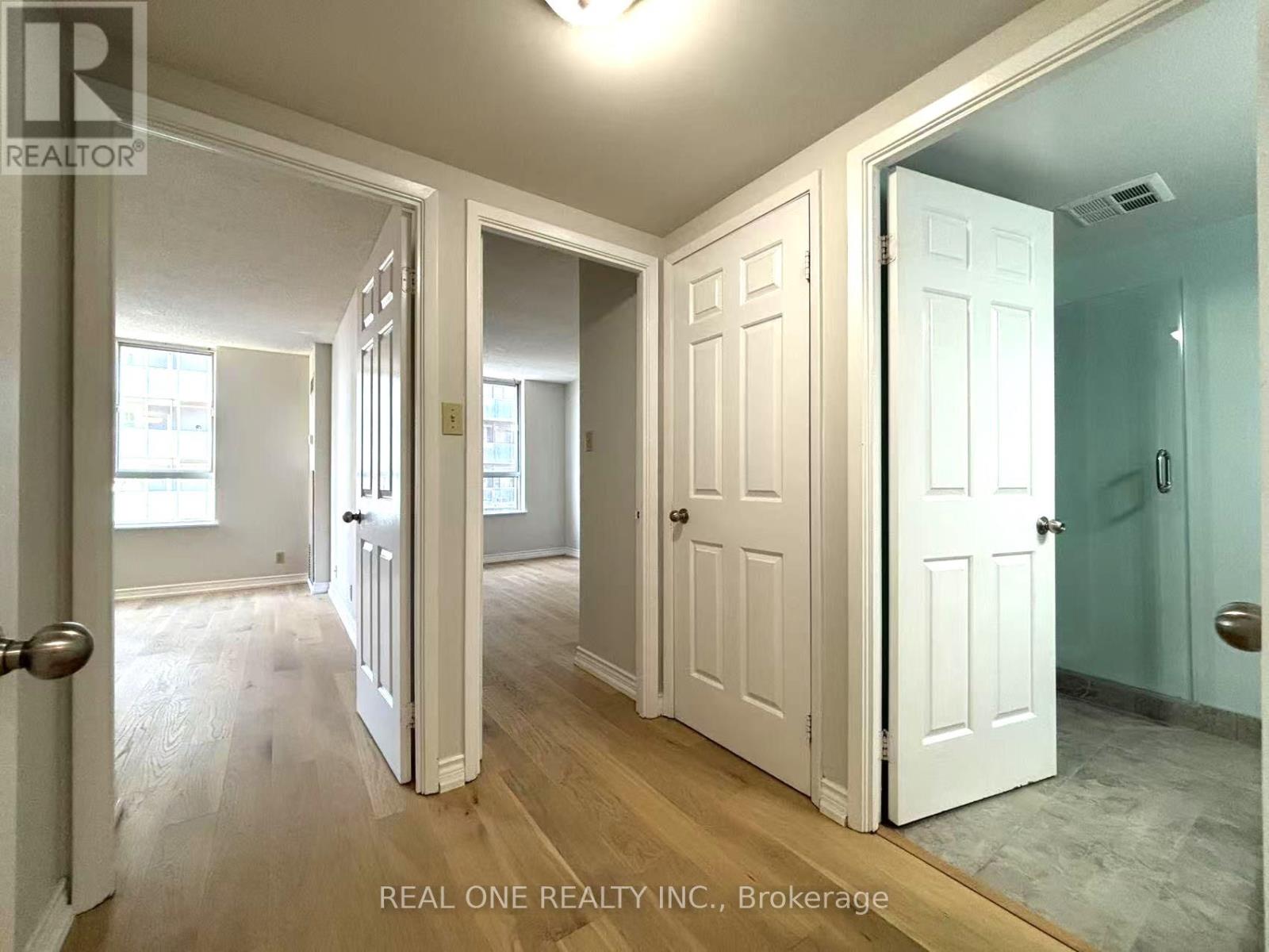 Photo 25 of 1012 711 Bay Street, Toronto ON