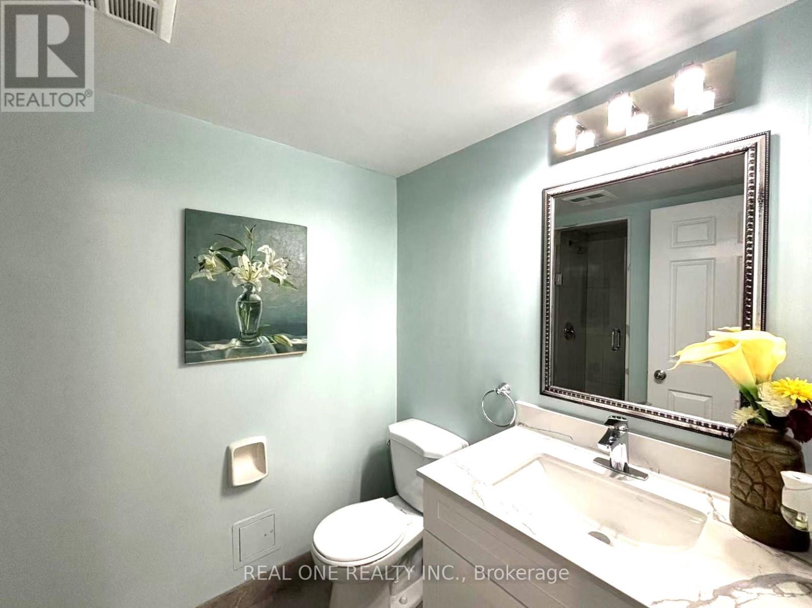 Photo 35 of 1012 711 Bay Street, Toronto ON