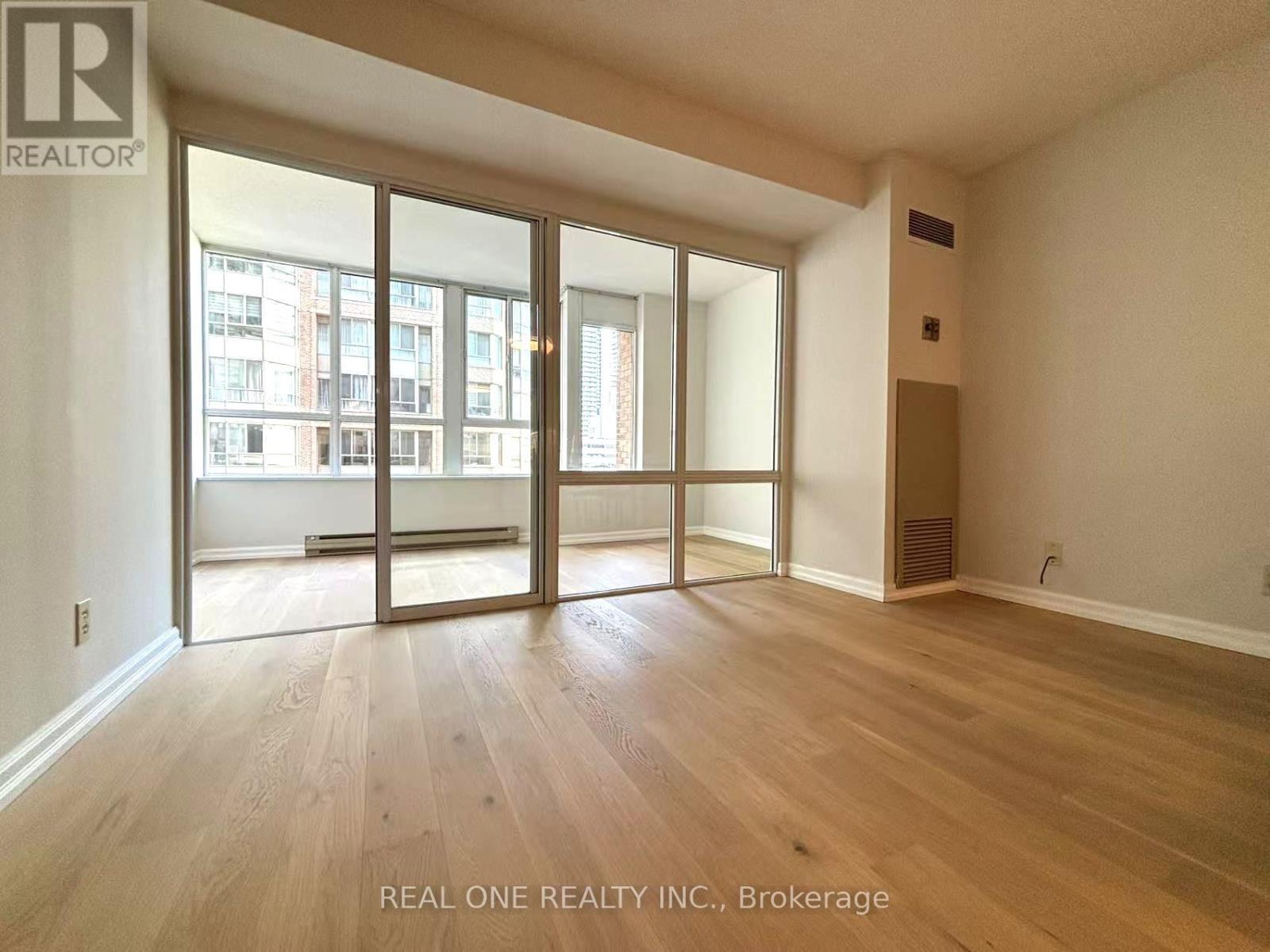 Photo 19 of 1012 711 Bay Street, Toronto ON