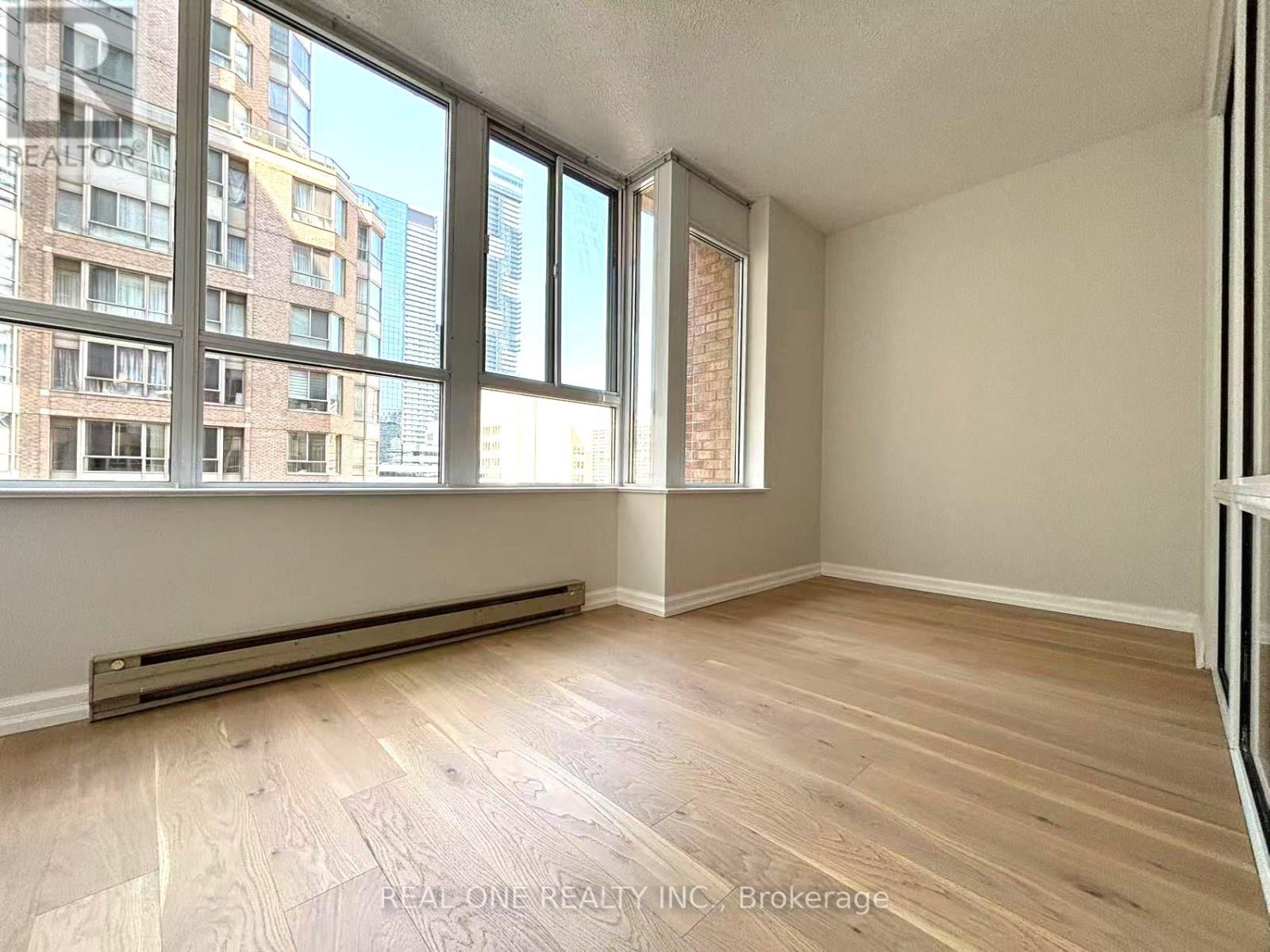 Photo 23 of 1012 711 Bay Street, Toronto ON