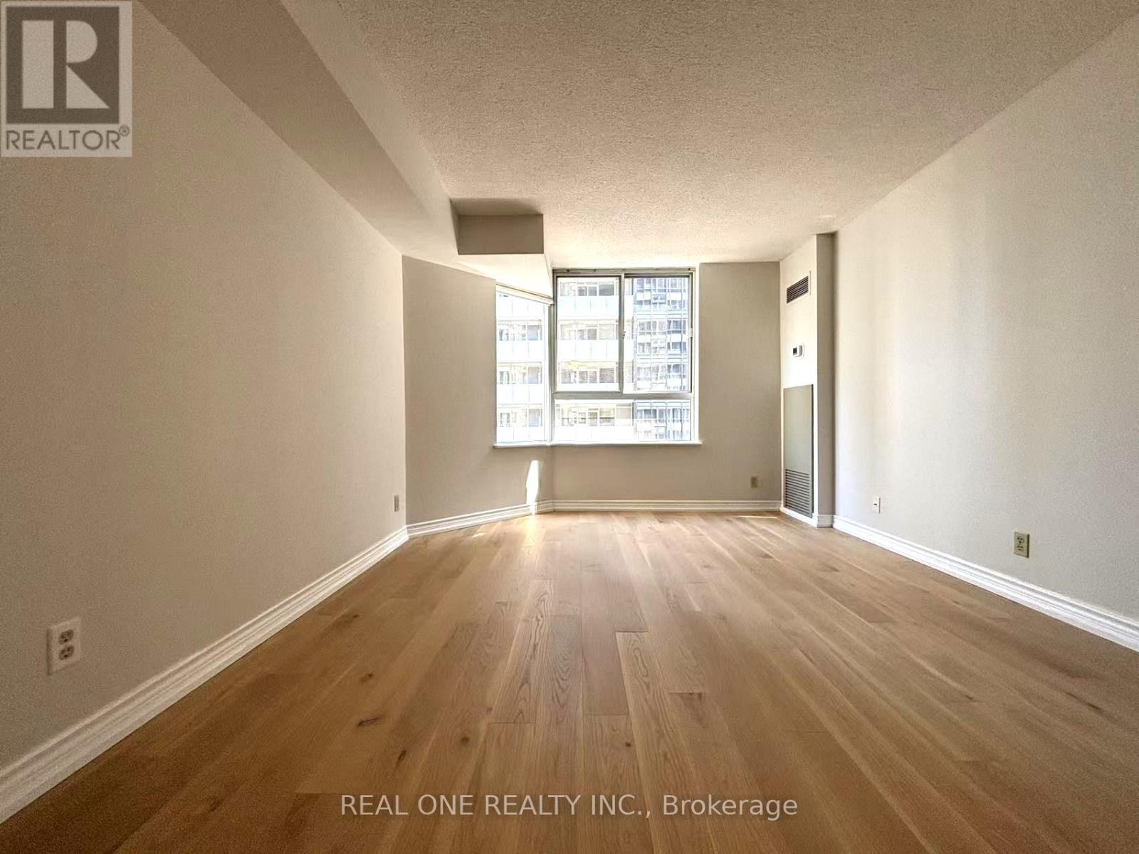 Photo 27 of 1012 711 Bay Street, Toronto ON
