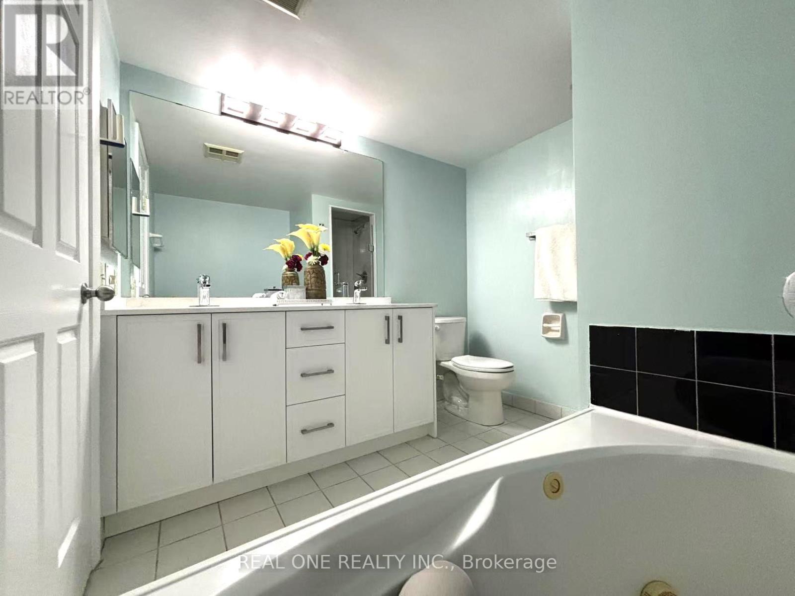 Photo 30 of 1012 711 Bay Street, Toronto ON