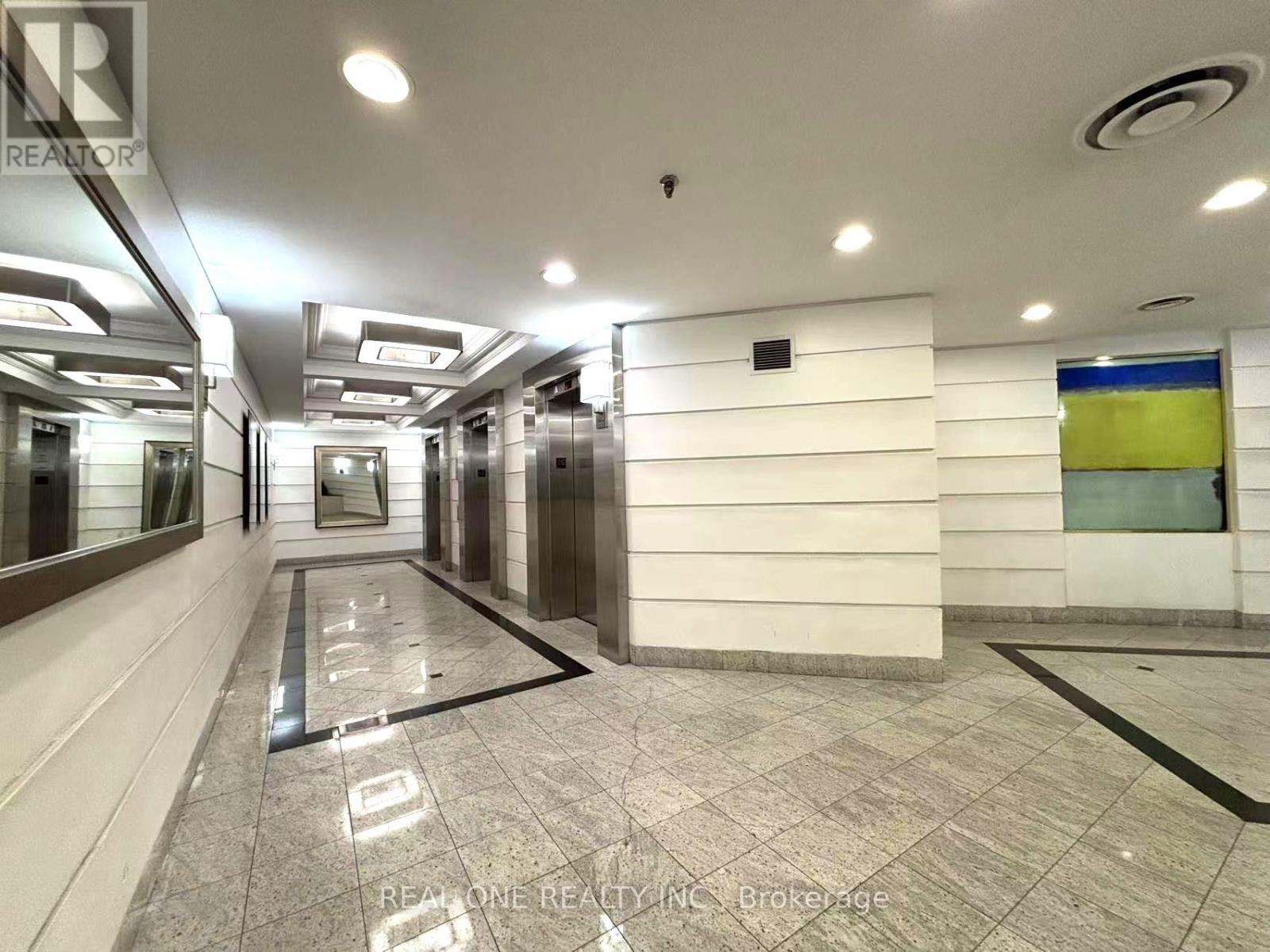 Photo 40 of 1012 711 Bay Street, Toronto ON
