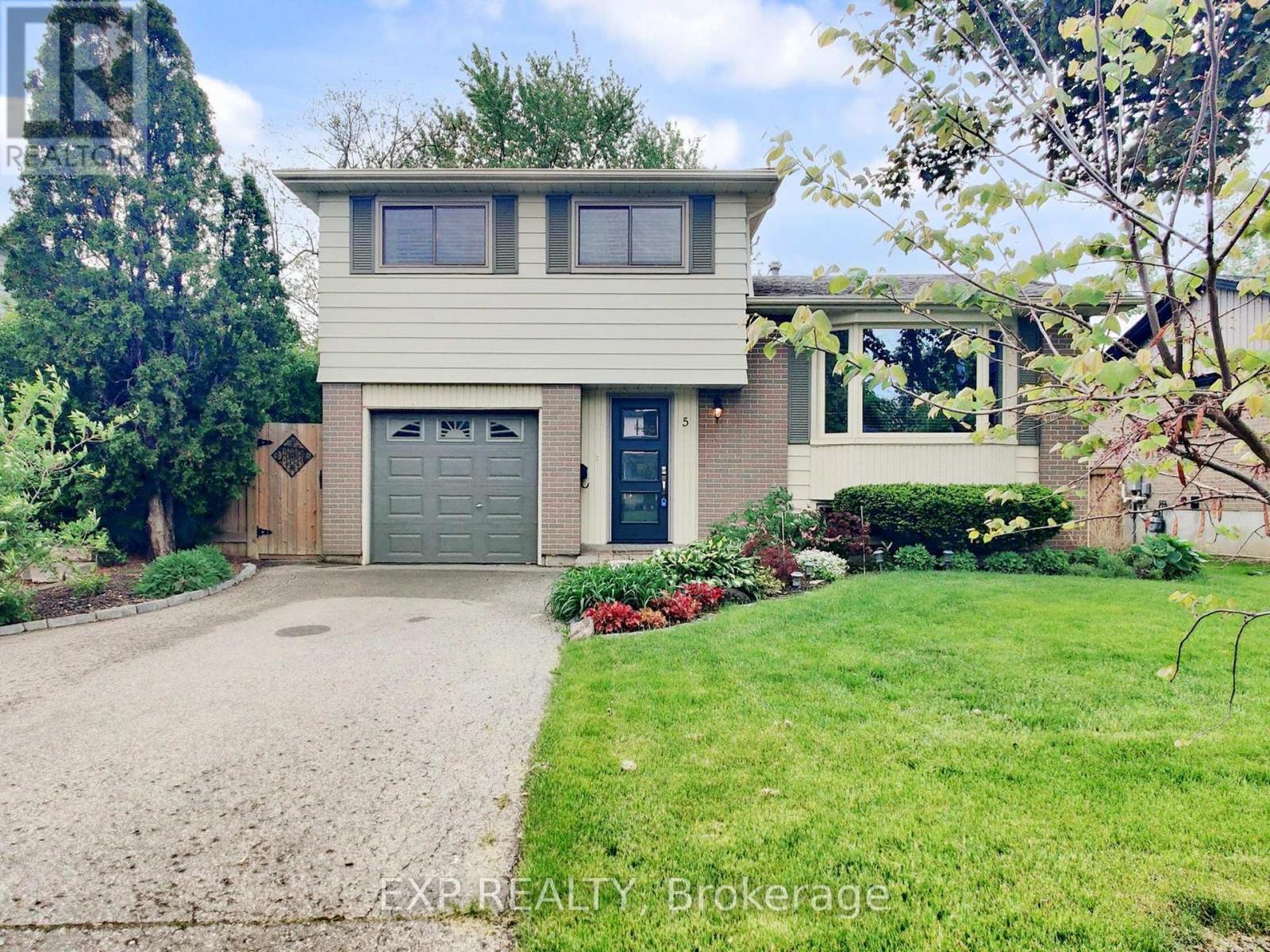Photo 1 of 5 Lockton Crescent, Brampton ON