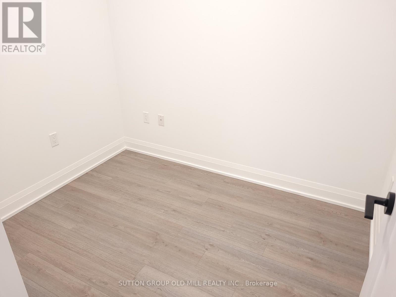 Photo 13 of 417 50 George Butchart Drive, Toronto ON