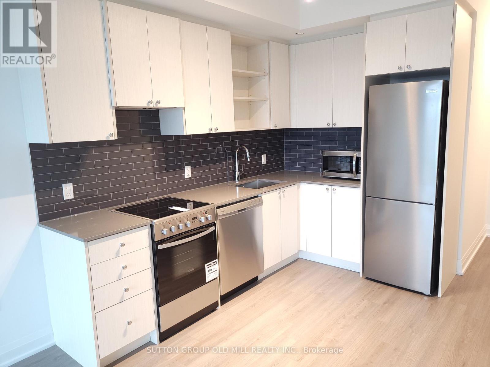 Photo 7 of 417 50 George Butchart Drive, Toronto ON