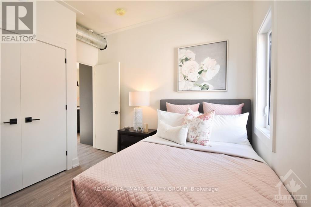 Photo 11 of 2 368 Chapel Street, Ottawa ON