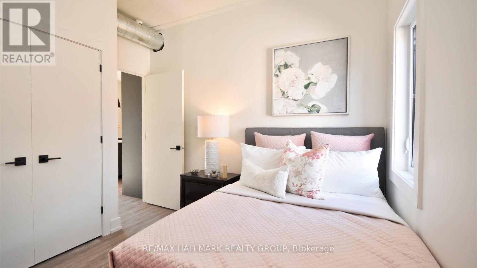 Photo 13 of 2 368 Chapel Street, Ottawa ON