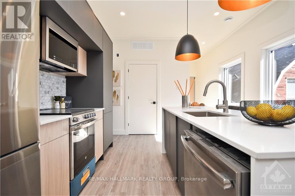Photo 7 of 2 368 Chapel Street, Ottawa ON