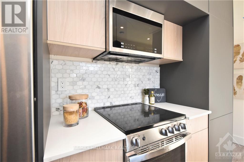 Photo 8 of 2 368 Chapel Street, Ottawa ON