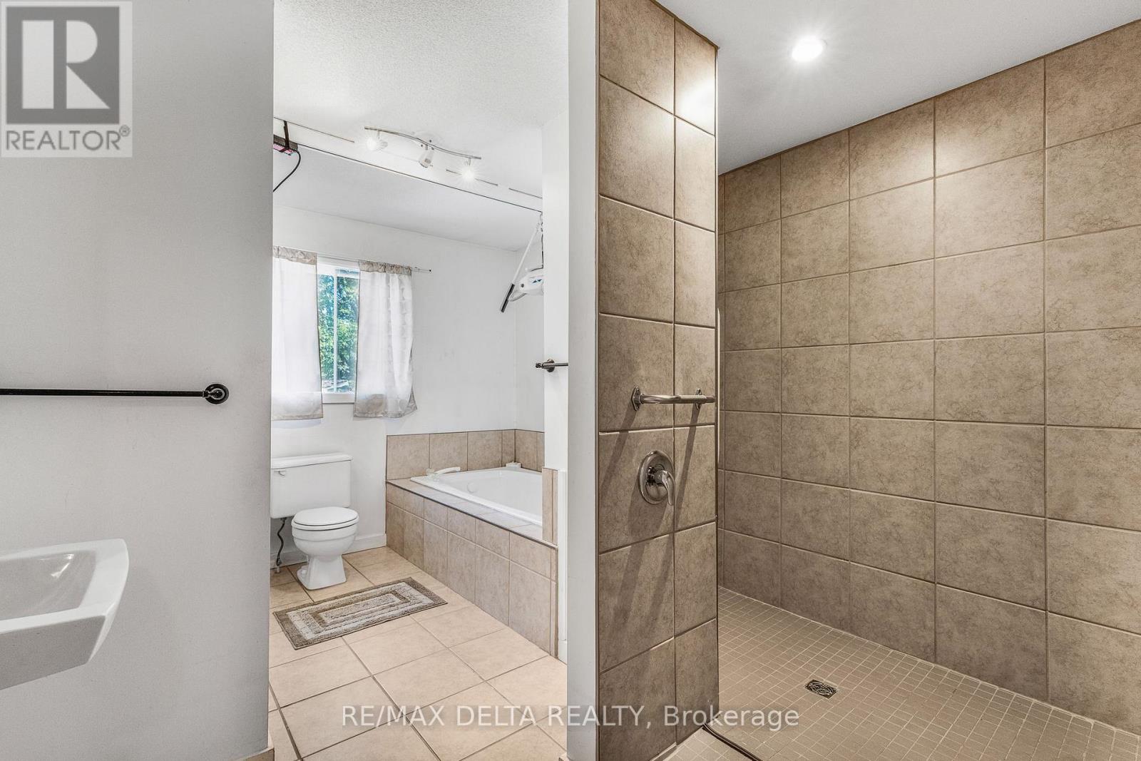 Photo 13 of 1115 Cholette Crescent, Ottawa ON