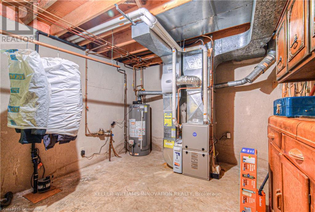 Photo 15 of 641 Black Oak Crescent, Waterloo ON