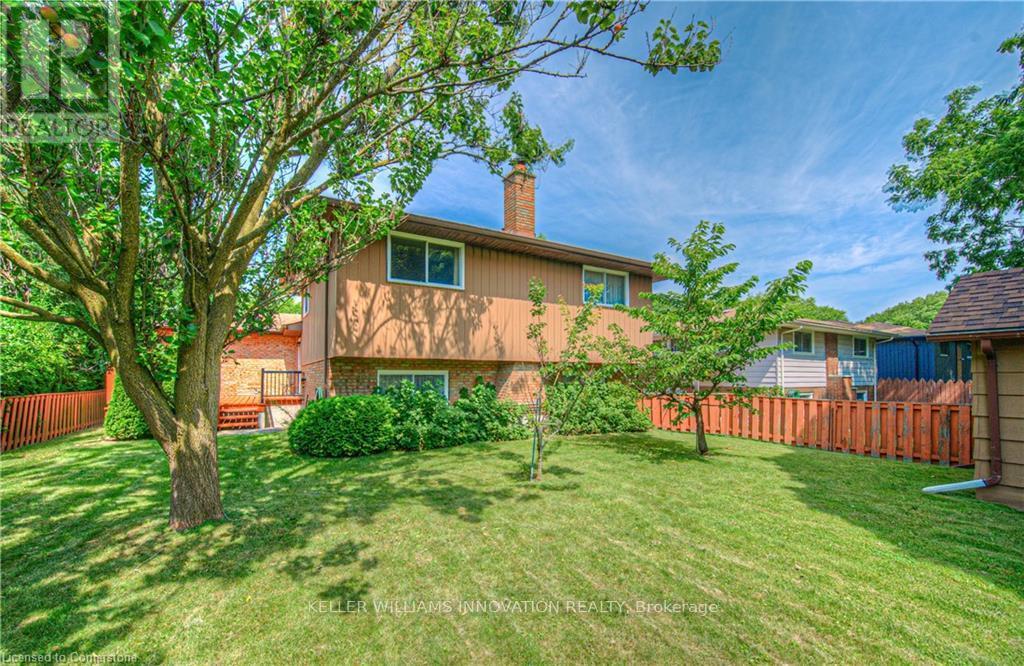 Photo 25 of 641 Black Oak Crescent, Waterloo ON