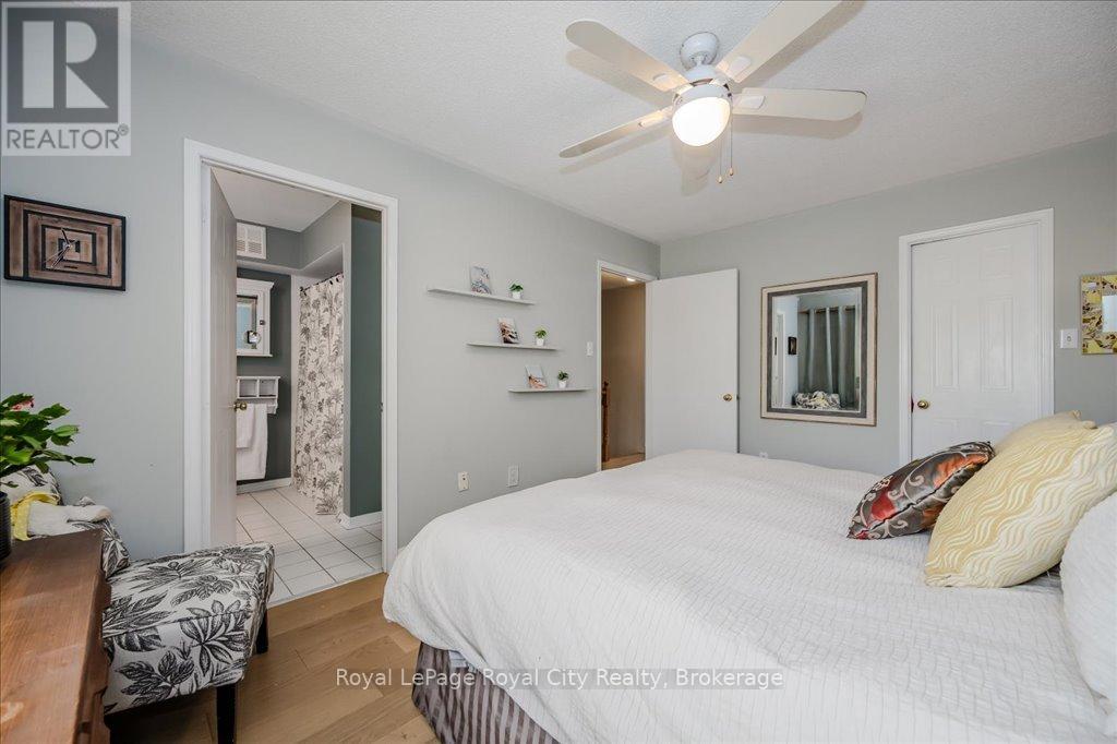 Photo 16 of 816 Village Green Boulevard, Mississauga ON
