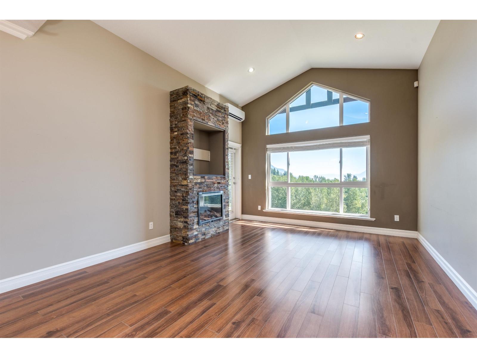 307 33755 7 AVENUE, Mission