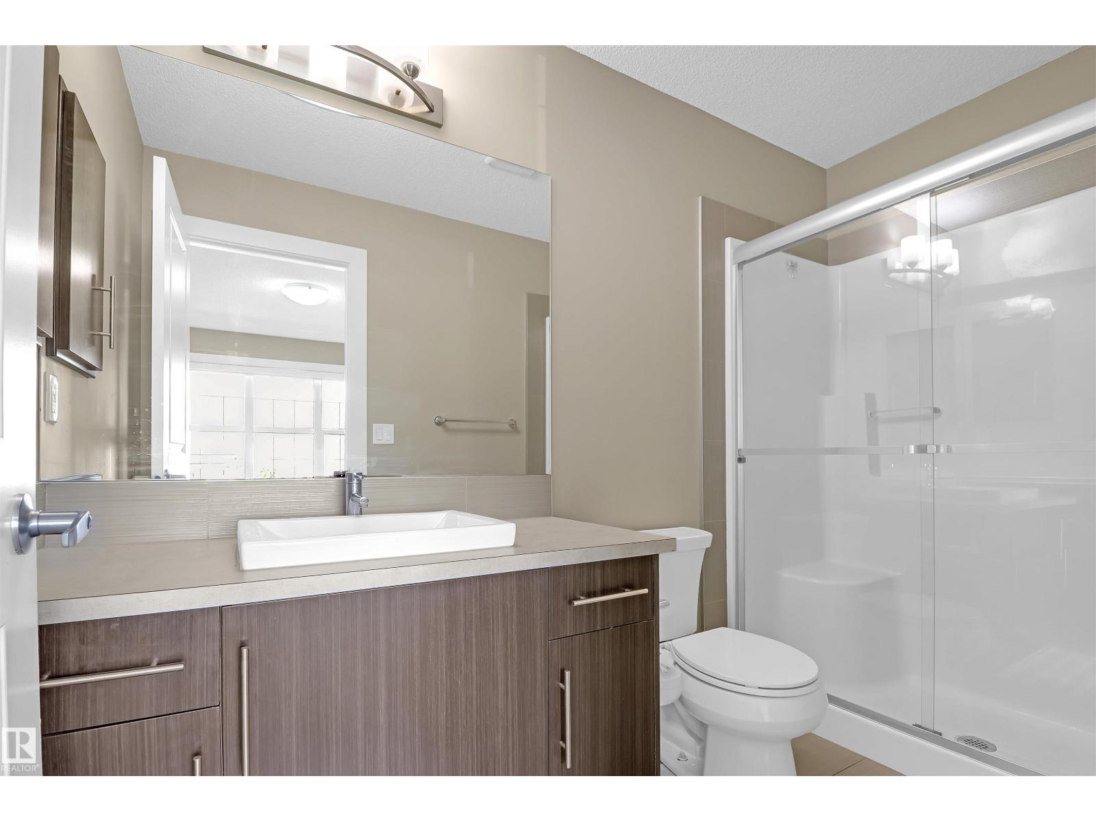 Photo 16 of 2126 24 St Nw, Edmonton AB