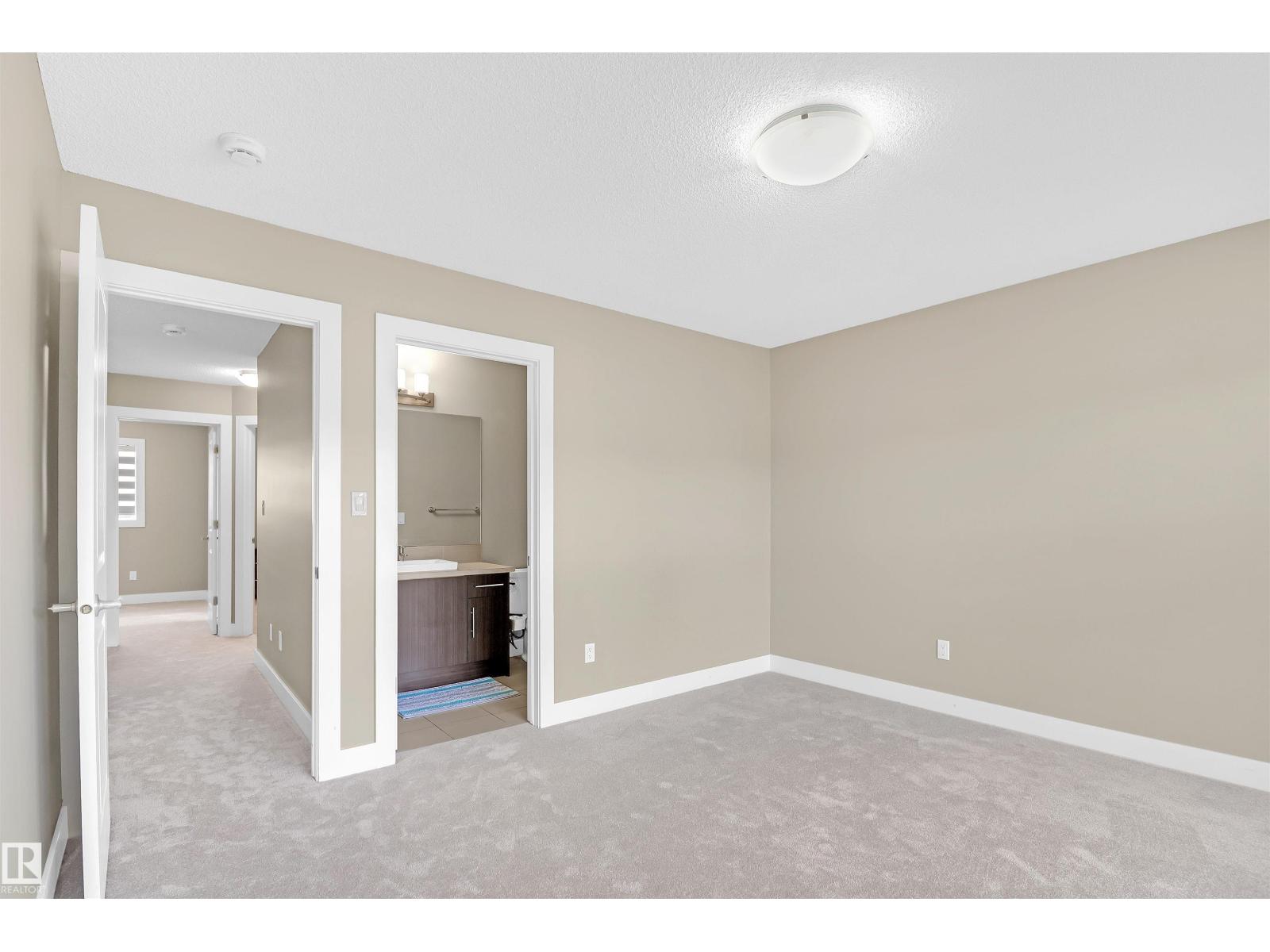 Photo 17 of 2126 24 St Nw, Edmonton AB