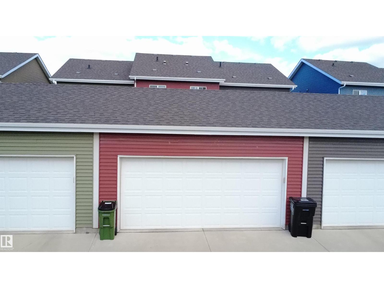 Photo 2 of 2126 24 St Nw, Edmonton AB