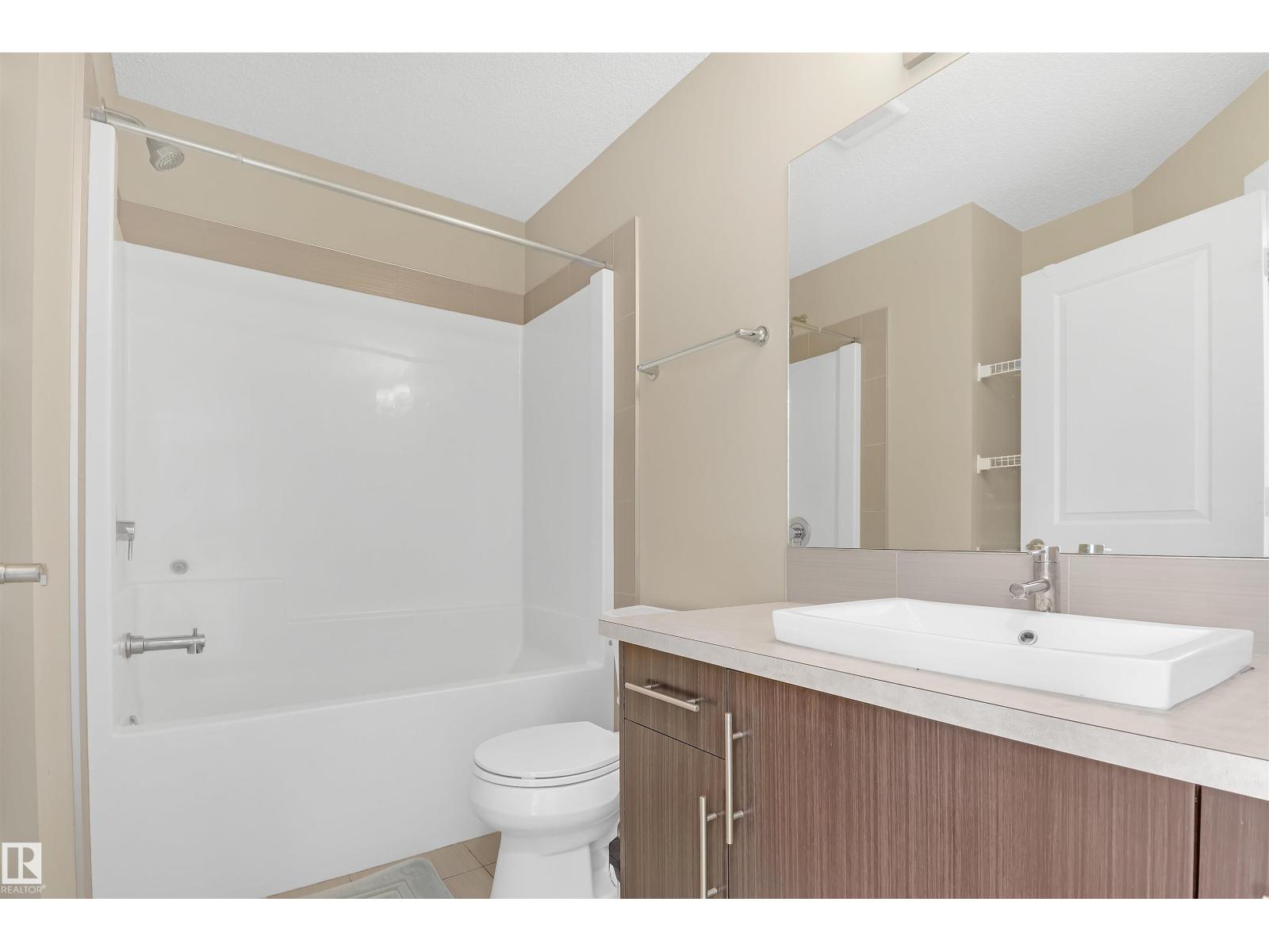 Photo 22 of 2126 24 St Nw, Edmonton AB