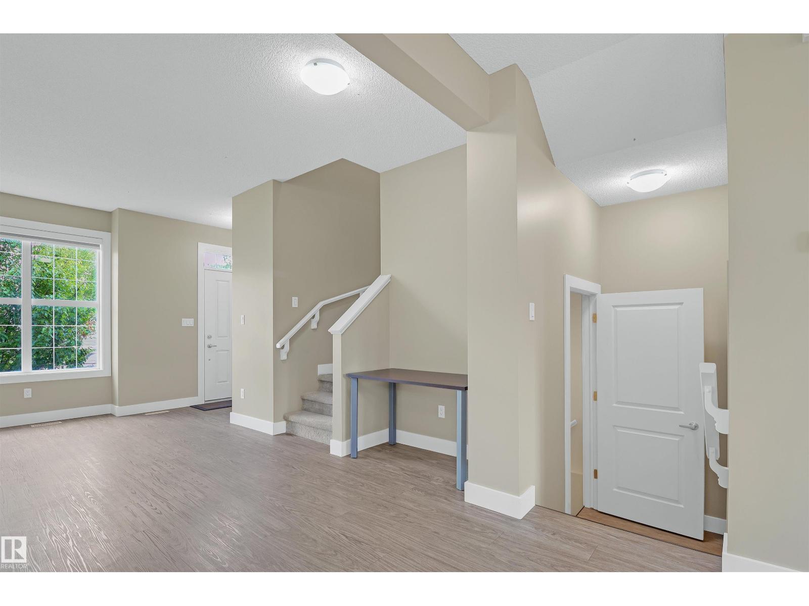 Photo 7 of 2126 24 St Nw, Edmonton AB