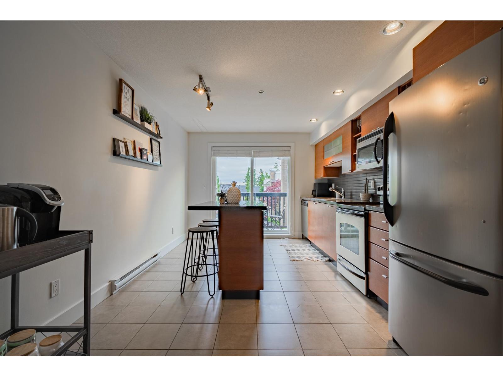 Photo 13 of 15 15833 26 Avenue, Surrey BC